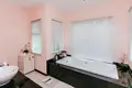 3 bedroom villa 300 m² Ban Bang Ku, Thailand