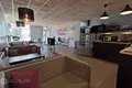 Propiedad comercial 3 habitaciones 118 m² en Riga, Letonia