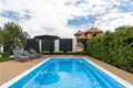 Haus 5 zimmer 200 m² Lymanka, Ukraine