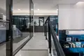 Complexe résidentiel New high-rise residential complex with swimming pools and a spa in the central business district of Bangkok, Thailand