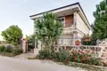 Вилла 4 комнаты 300 м² Дёшемеалты, Турция