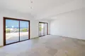 Mieszkanie 3 pokoi 143 m² Chloraka, Cypr