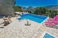 5 room house 330 m² Zrnovnica, Croatia