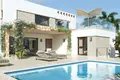 Villa de tres dormitorios 225 m² Urbanizacion Dona Pepa, Španjolska