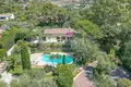 Villa de tres dormitorios 280 m² Francia, Francia