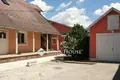 House 250 m² Gardony, Hungary