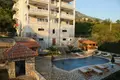 Villa 17 habitaciones 1 000 m² Stanisici, Montenegro