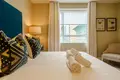 2 bedroom apartment 8 m² in London, United Kingdom