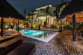 Wohnung 5 Schlafzimmer 670 m² Dalung, Indonesien