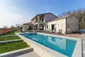 4 bedroom Villa 300 m² Grad Porec, Croatia
