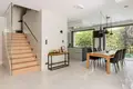 Квартира 411 м² Варшава, Польша