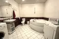Dom 10 pokojów 700 m² Ryga, Łotwa