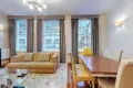 3 bedroom apartment 105 m² in London, United Kingdom