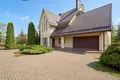 Cottage 729 m² Tarasava, Belarus