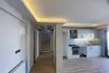 Mieszkanie 4 pokoi 160 m² Karsiyaka, Turcja
