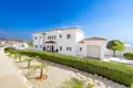 Mieszkanie 4 pokoi 555 m² Peyia, Cypr