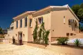 Villa de tres dormitorios 232 m² Alfaz del Pi, Španjolska