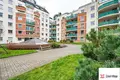 Mieszkanie 4 pokoi 90 m² Miasto Stołeczne Praga, Czechy