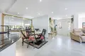 4 bedroom house 217 m² Dos Hermanas, Spain