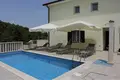Dom 5 pokojów 230 m² Splitska, Chorwacja