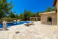 7-Schlafzimmer-Villa 780 m² Souni Zanatzia, Zypern
