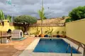 Haus 4 Schlafzimmer 260 m² Estepona, Spanien