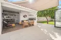 6 bedroom house 243 m² Dos Hermanas, Spain
