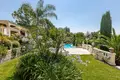 Villa de tres dormitorios 280 m² Francia, Francia