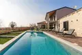 4 bedroom Villa 300 m² Grad Porec, Croatia