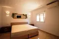 Villa de tres dormitorios 232 m² Alfaz del Pi, Španjolska