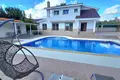 villa de 5 dormitorios 245 m² en Paramytha, Chipre
