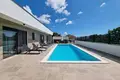 3-Schlafzimmer-Villa 220 m² Stadt Pola, Kroatien