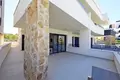 Mieszkanie 2 pokoi 75 m² Orihuela, Hiszpania