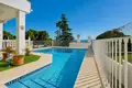 4 bedroom house 250 m² Dos Hermanas, Spain