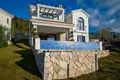 Villa mit 2 Schlafzimmern 185 m² Tivat, Montenegro
