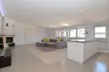 House 10 rooms 640 m² Pruszkow, Poland
