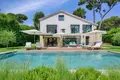 4-Schlafzimmer-Villa 220 m² in Frankreich, Frankreich