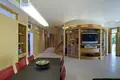 Haus 5 zimmer 422 m² Riga, Lettland