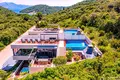 Dom 3 pokoi 341 m² Zrnovo, Chorwacja