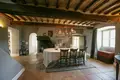 Propiedad comercial 969 m² en Anghiari, Italia