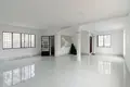 Villa 10 rooms 729 m² in Sangkat Boeng Keng Kang Ti Muoy, Cambodia