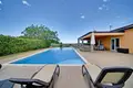 Villa mit 2 Schlafzimmern 165 m² Neuenburg, Kroatien