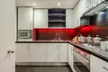 2 bedroom apartment 8 m² in London, United Kingdom