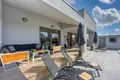 Dom 5 pokojów 250 m² Nova Vas, Chorwacja