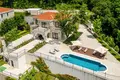 3 bedroom villa 270 m² Budva, Montenegro