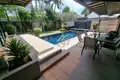 Villa mit 2 Schlafzimmern 250 m² Rawai, Thailand