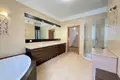 Haus 8 zimmer 330 m² in Warschau, Polen