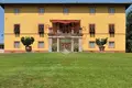 Propriété commerciale 2 280 m² à Lucques, Italie