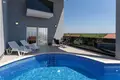 Villa 2 chambres 242 m² Kadumi, Croatie
