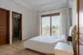 6-Schlafzimmer-Villa 650 m² Mouttagiaka, Zypern